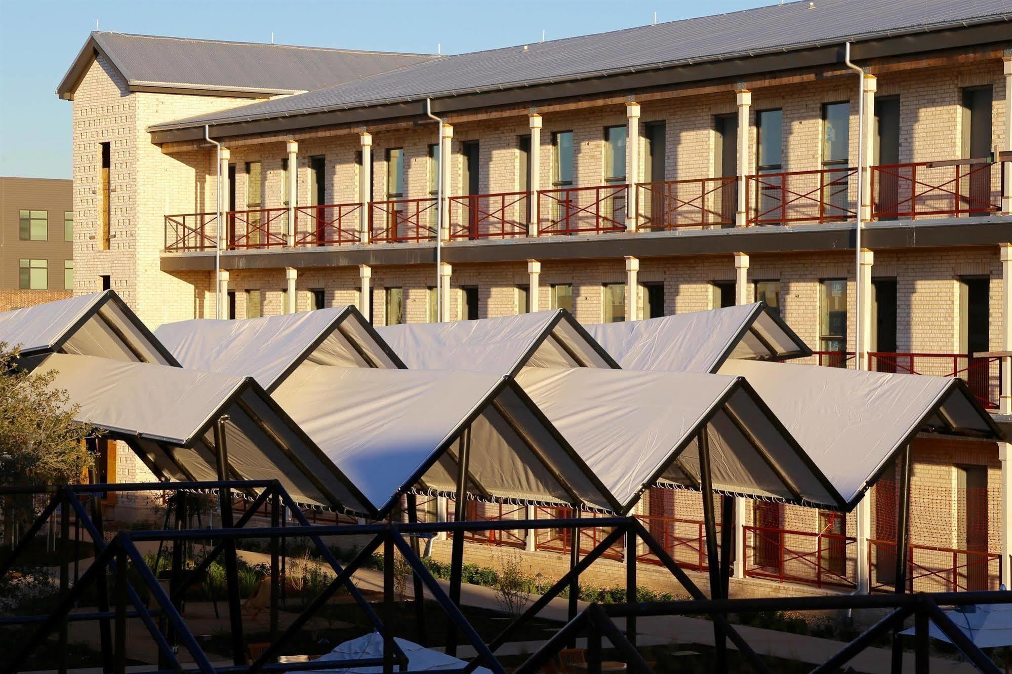Cavalry Court, By Valencia Hotel Collection College Station Extérieur photo