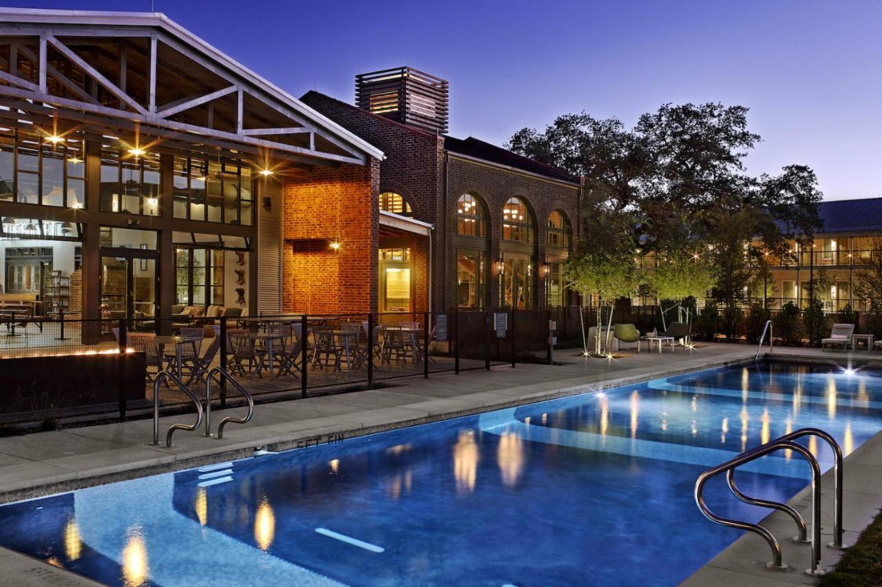 Cavalry Court, By Valencia Hotel Collection College Station Extérieur photo