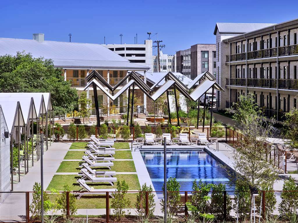 Cavalry Court, By Valencia Hotel Collection College Station Extérieur photo
