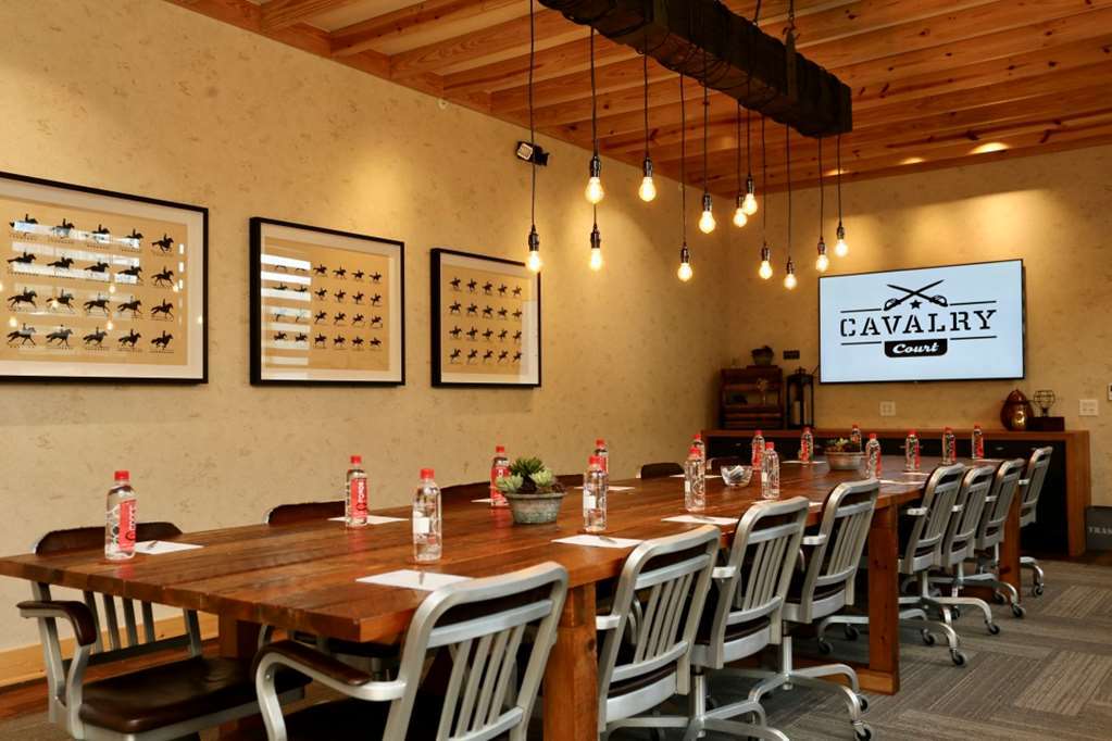Cavalry Court, By Valencia Hotel Collection College Station Facilités photo