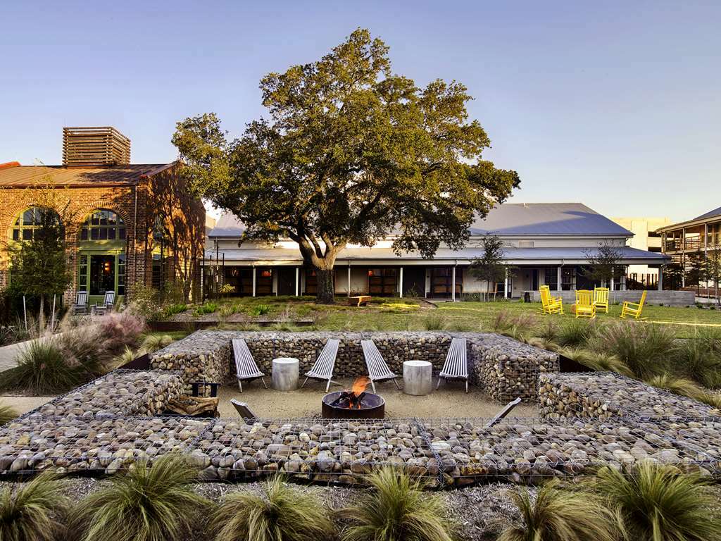 Cavalry Court, By Valencia Hotel Collection College Station Facilités photo